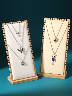 Ahşap Renkli Mücevher Standı Ekranı 90 * 90 * 210mm Kolye Tepsisi Ekranı