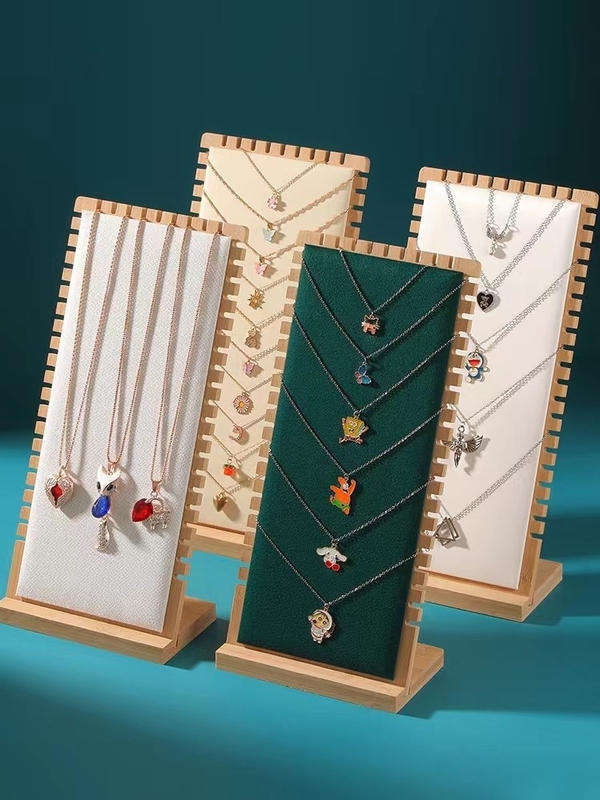 Ahşap Renkli Mücevher Standı Ekranı 90 * 90 * 210mm Kolye Tepsisi Ekranı